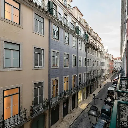 Altido Unique 1-br In Central Chiado Apartment *