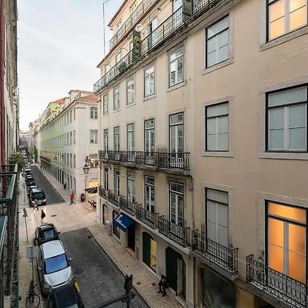 Altido Unique 1-br In Central Chiado *